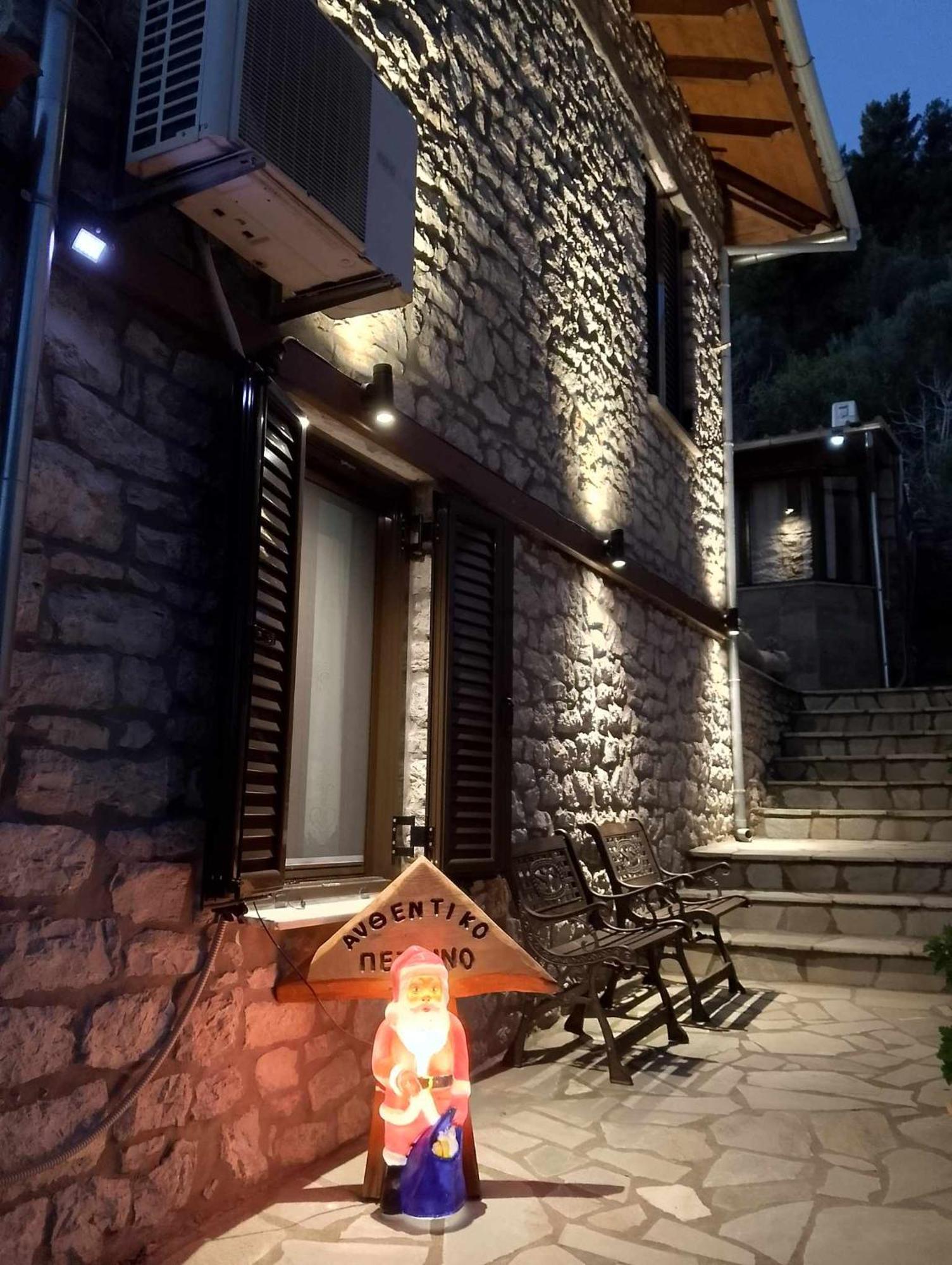 Αυθεντικό Πετρινο Στην Ναύπακτο Apartment Nafpaktos Exterior photo
